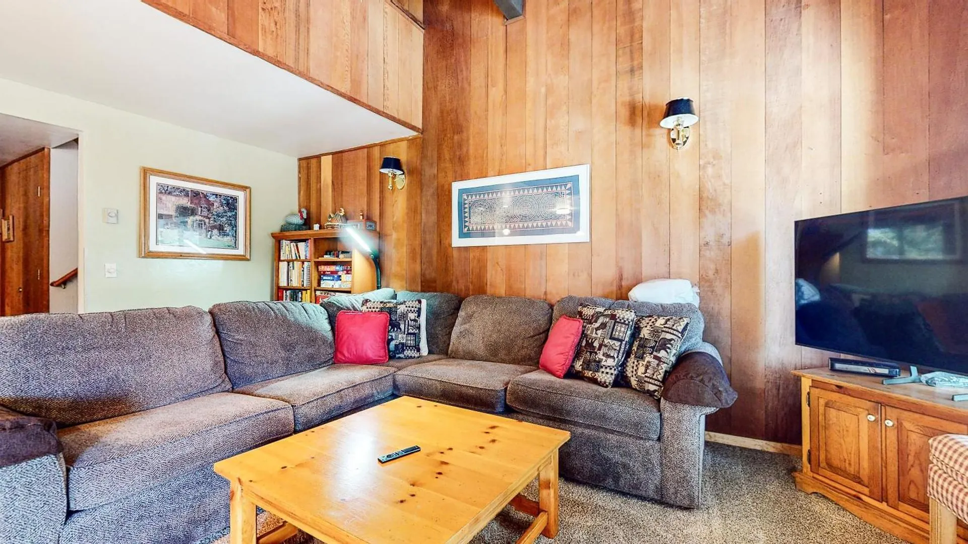 Discover 4 Mammoth Lakes 0*,